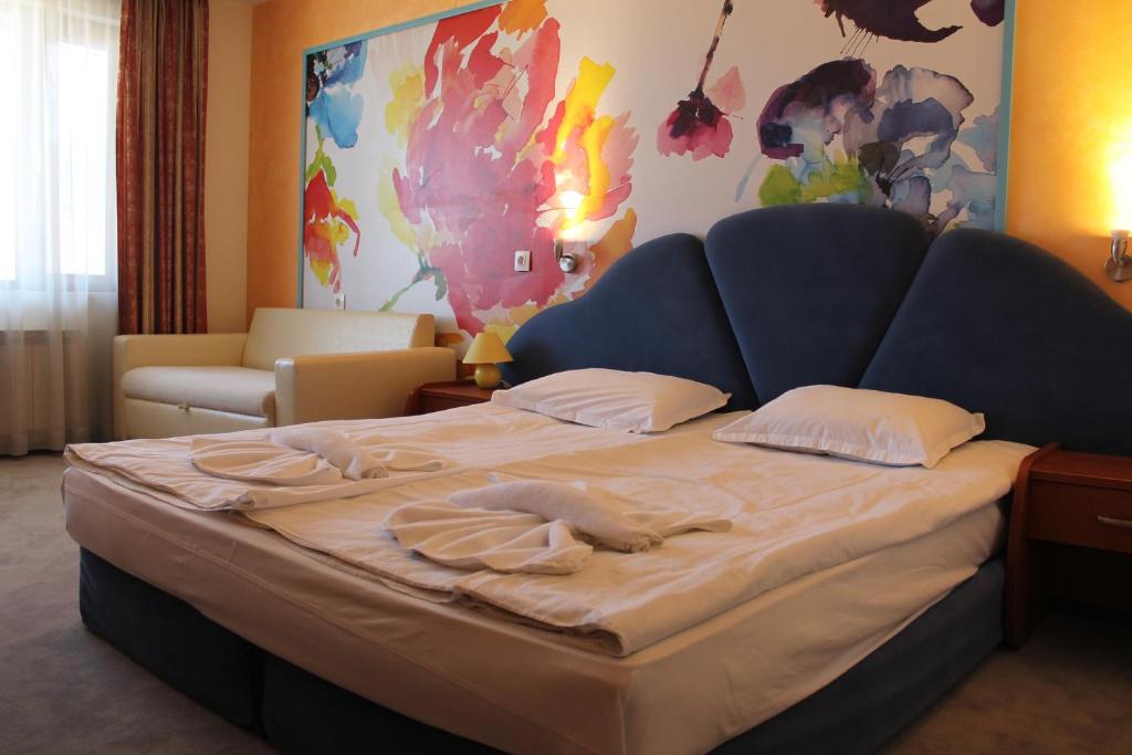 Elegant Hotel - Triple Room