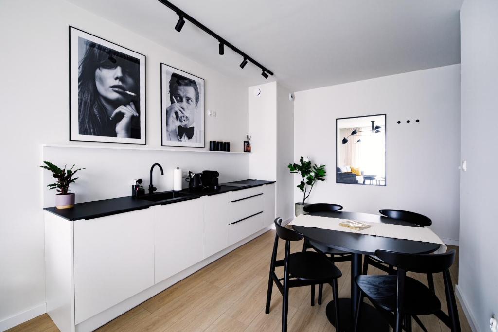 Kuchyňa alebo kuchynka v ubytovaní ONE Apartament WROCŁAW