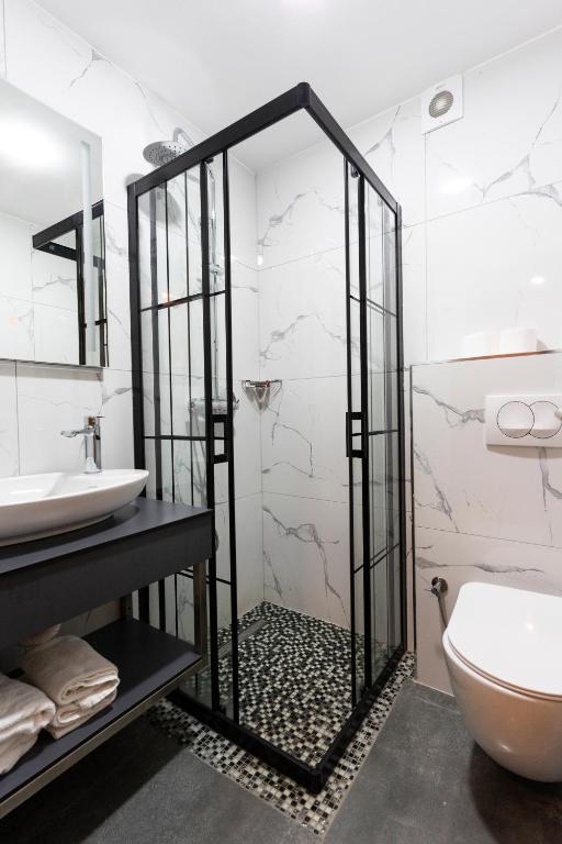 Koupelna v ubytování Hotel Prizreni