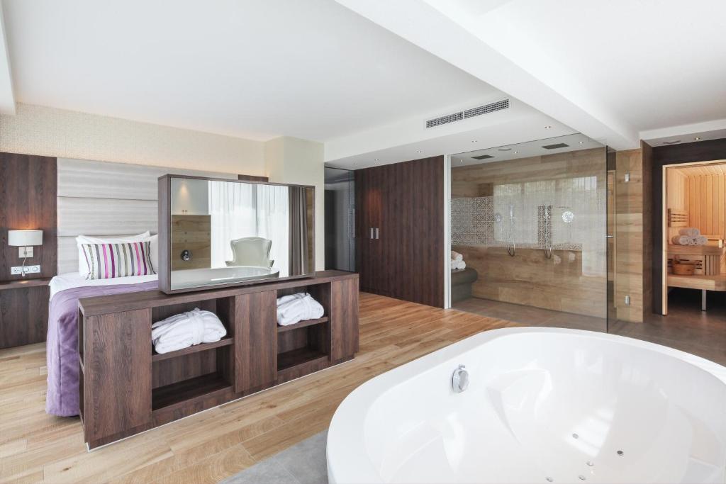 Van der Valk Hotel Haarlem photo