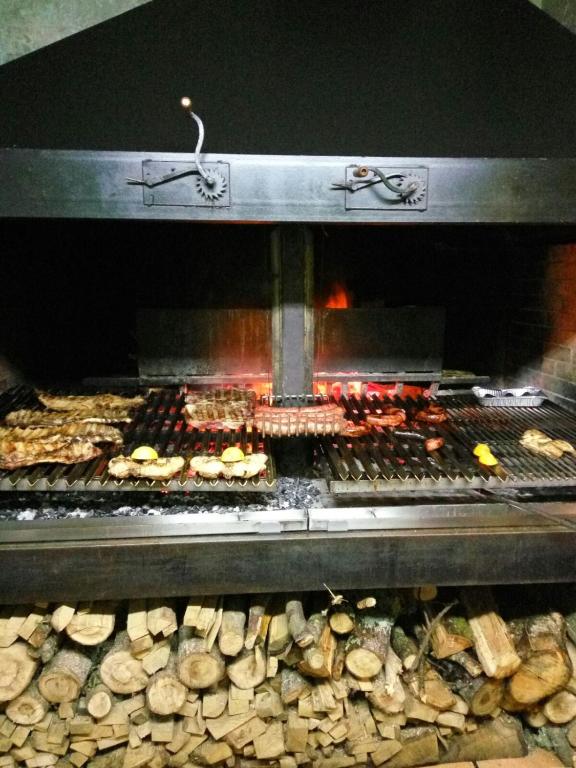 Barbacoa disponible para clientes en el hotel