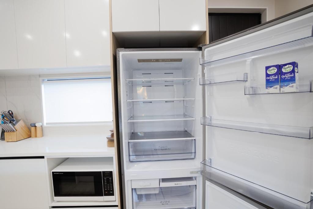 Zen Style 3 bedrooms near School, shop and Eateries - Resim 13