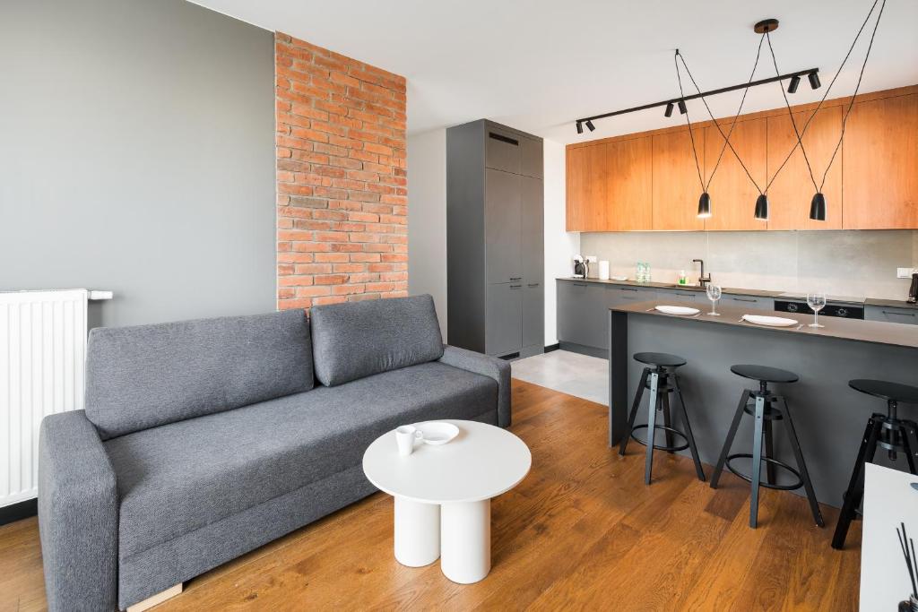 Posezení v ubytování Praga Grochowska Unique Apartment by BookingHost