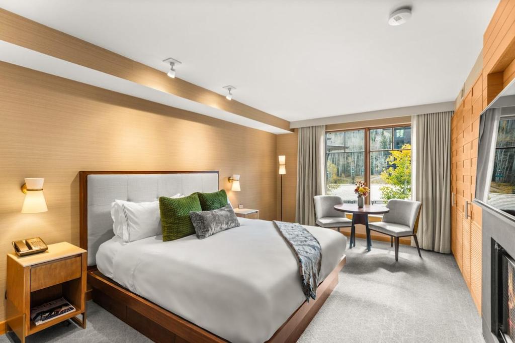 Postel nebo postele na pokoji v ubytování New! Luxury Resort Ski In Ski Out Studio