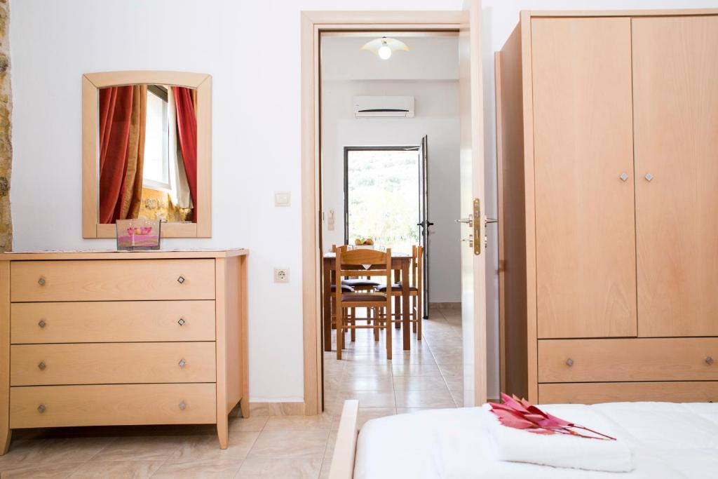 Agarathos Tradiitonal Apartments & Rooms with Pool Kaliviani -On the road to Balos - 12