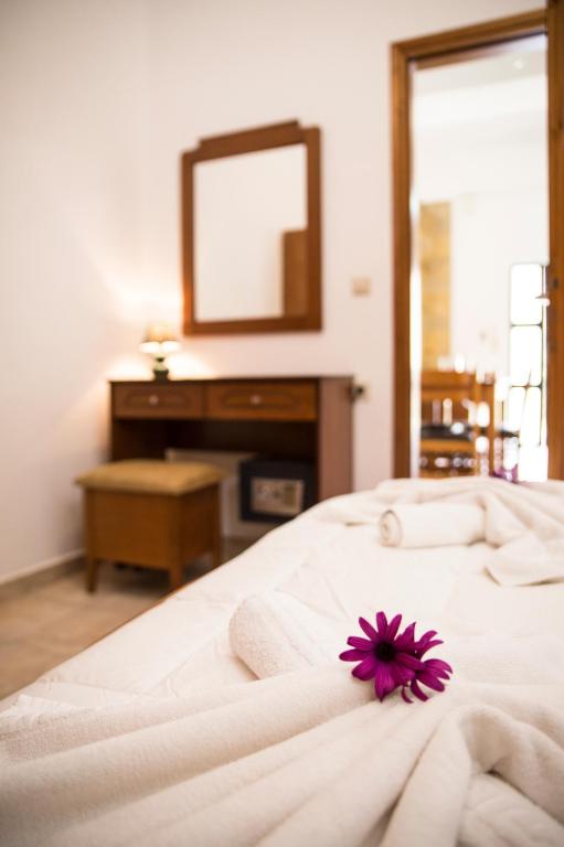 Agarathos Tradiitonal Apartments & Rooms with Pool Kaliviani -On the road to Balos - 2