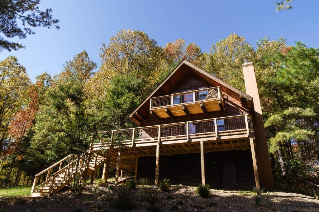 Fotografie z fotogalerie ubytování Stay Near Old Rag/White Oak Falls - Cozy Log Cabin v destinaci Etlan