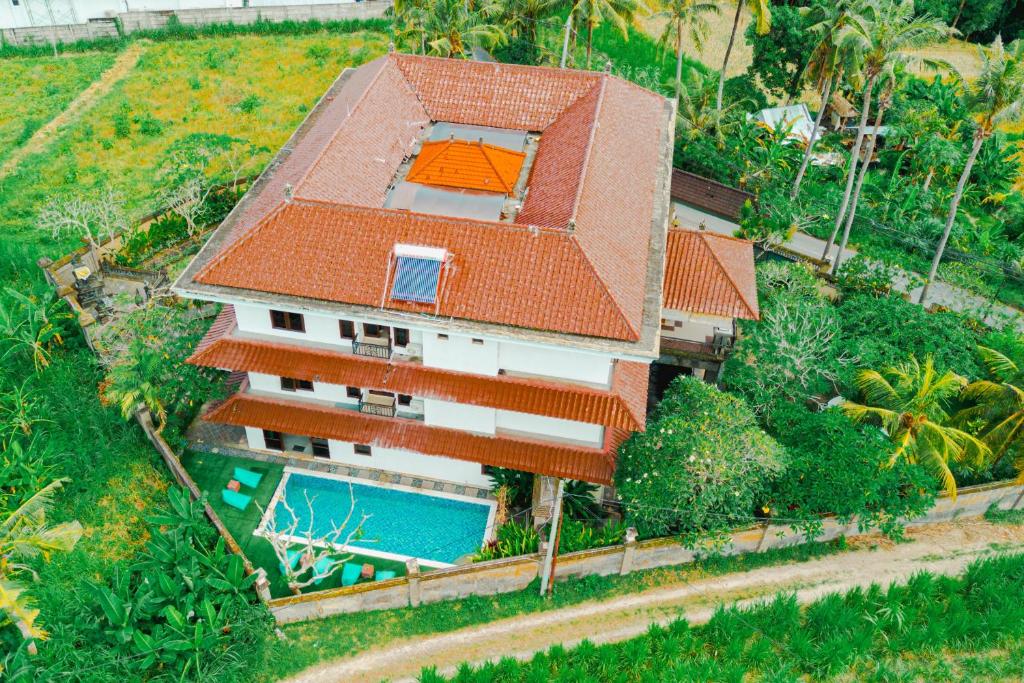 Bazén v ubytování Starloka Saba Bali Hotel nebo v jeho okolí