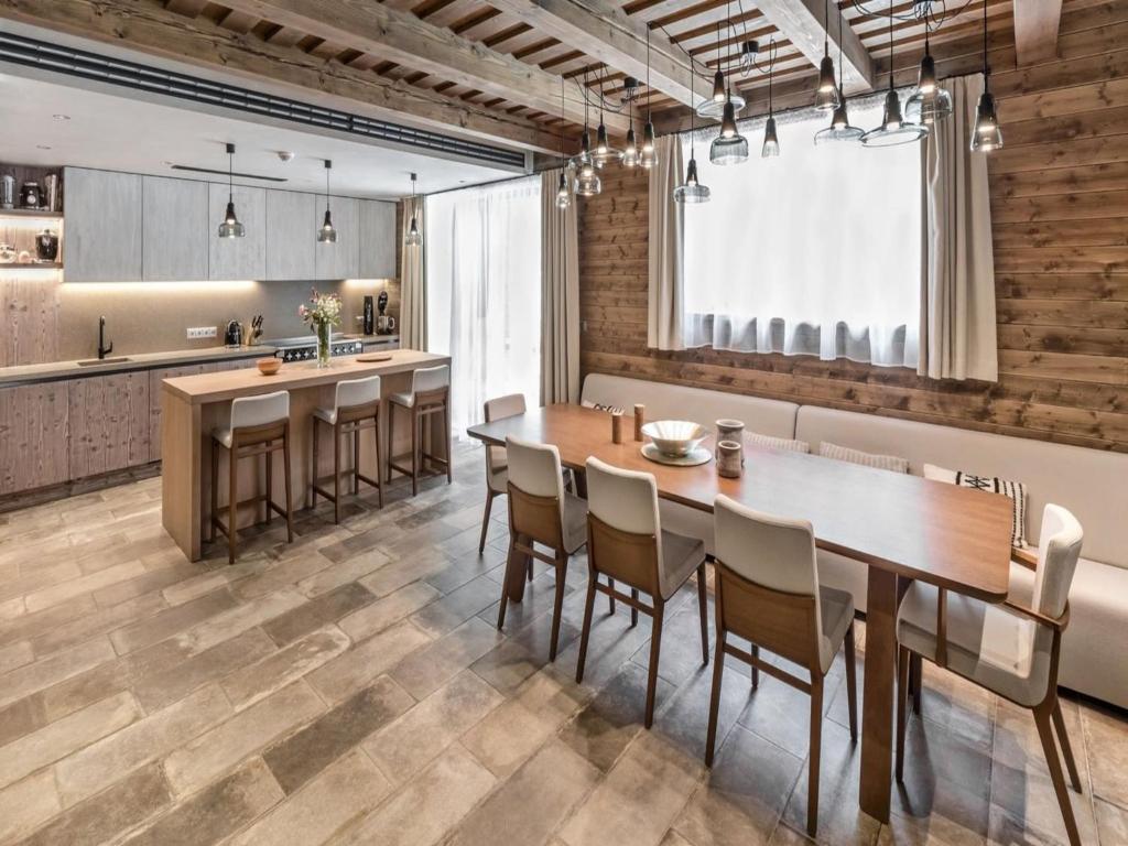 Fotografie z fotogalerie ubytování 6-bedroom villa in Moravia ve Velkých Karlovicích