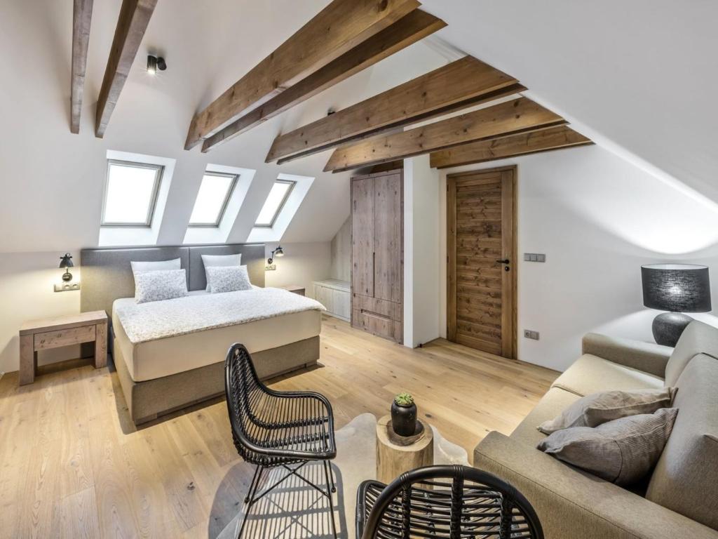 Fotografie z fotogalerie ubytování 6-bedroom villa in Moravia ve Velkých Karlovicích