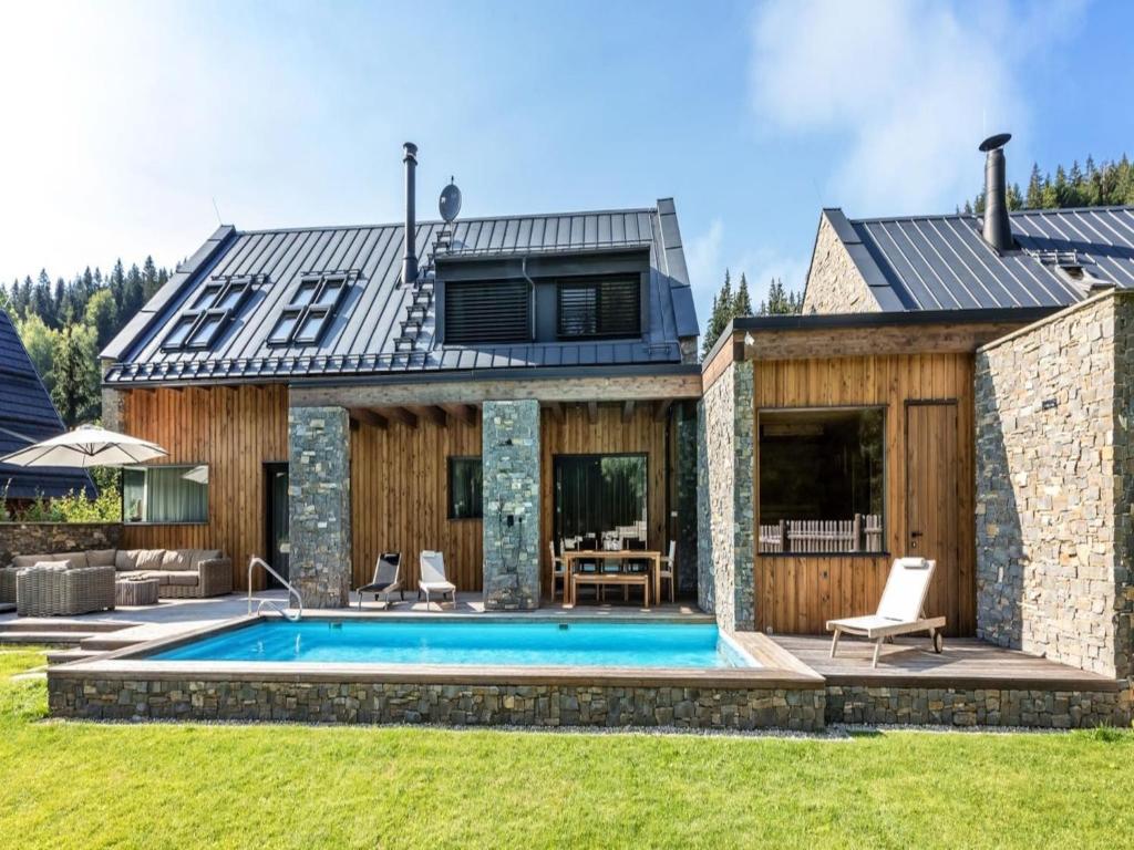 Fotografie z fotogalerie ubytování 6-bedroom villa in Moravia ve Velkých Karlovicích