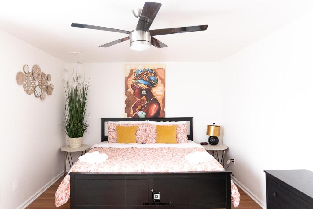 Beautifully Designed & Spacious Apartment in Newark 10mins from EWR Airport, Close to NYC and Beth Israel Hospital photo