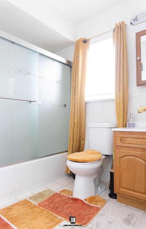 Beautifully Designed & Spacious Apartment in Newark 10mins from EWR Airport, Close to NYC and Beth Israel Hospital photo