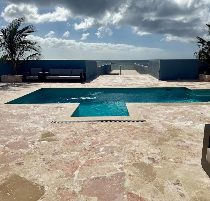 Πισίνα στο ή κοντά στο The Cave Beach House