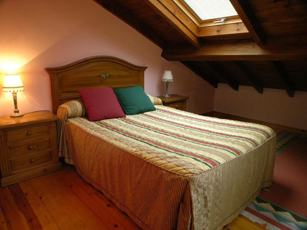 Postel nebo postele na pokoji v ubytování Casa Rural La Regoria