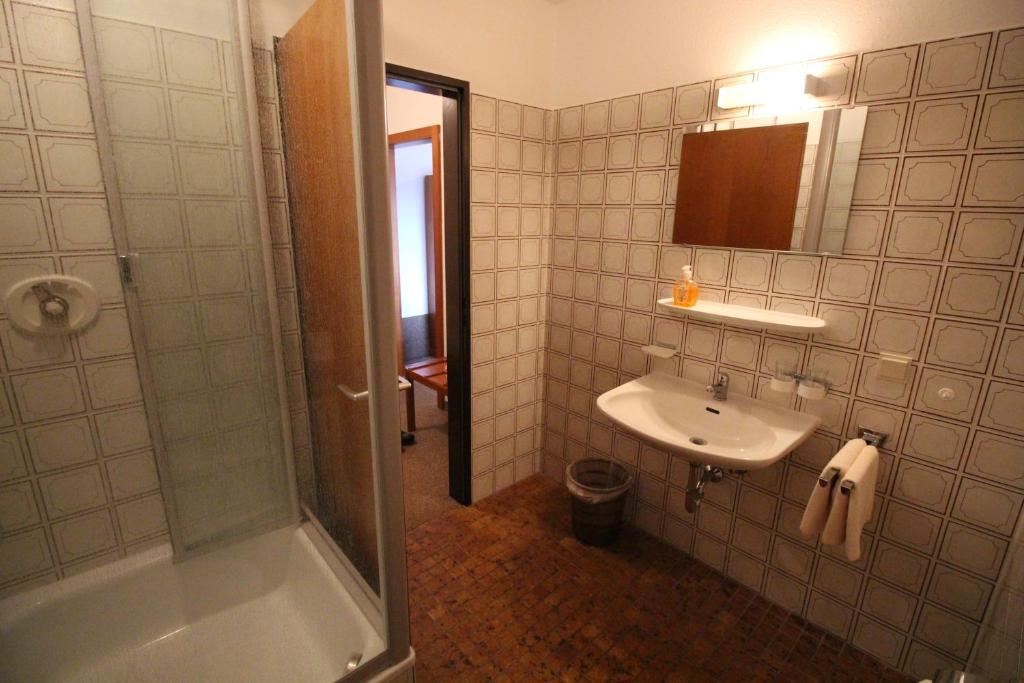 Koupelna v ubytování Erlebnislandgasthof Hotel Neiderhell