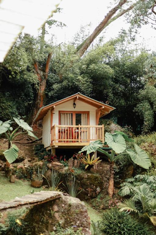 Jardín al aire libre en Cattaleya Eco