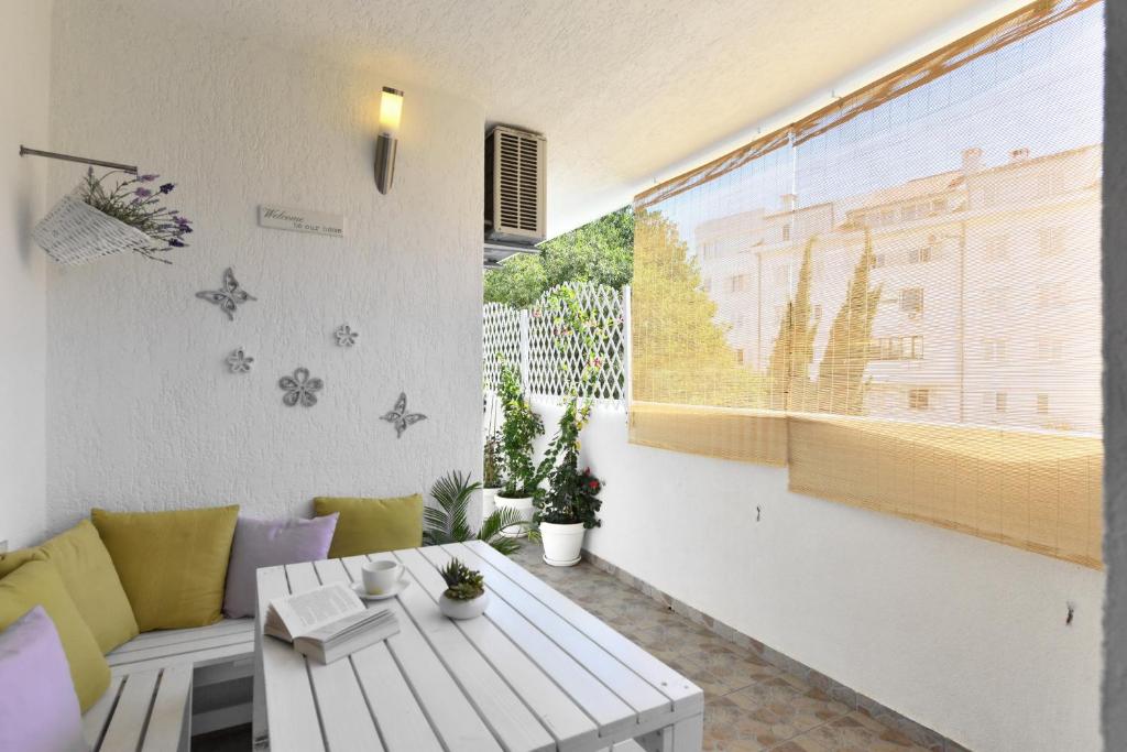 Balkón alebo terasa v ubytovaní Cozy beach apartment Split