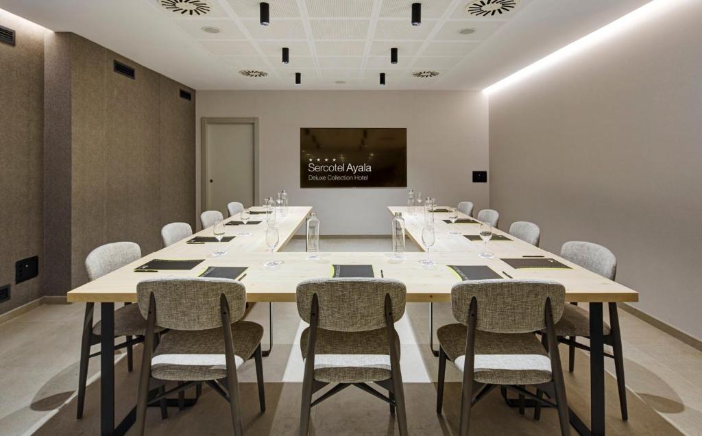 Konferenční prostory v ubytování Sercotel Ayala