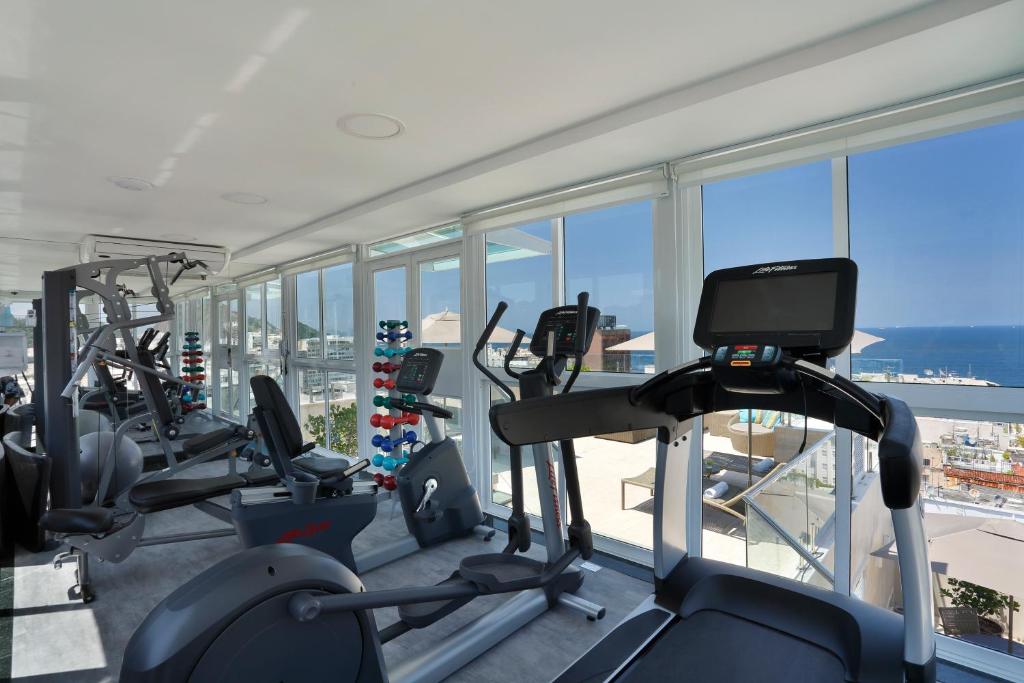 Fitness centrum a/nebo fitness zařízení v ubytování Mirasol Copacabana Hotel