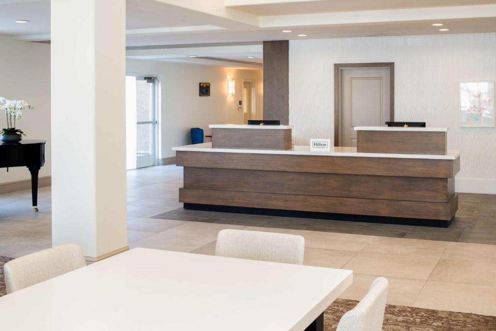 Hilton Garden Inn Fontana photo