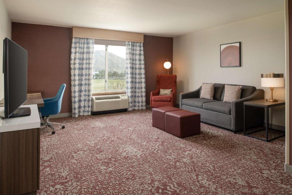 Hilton Garden Inn Fontana - Deluxe King Suite Met Inrijdbare Douche