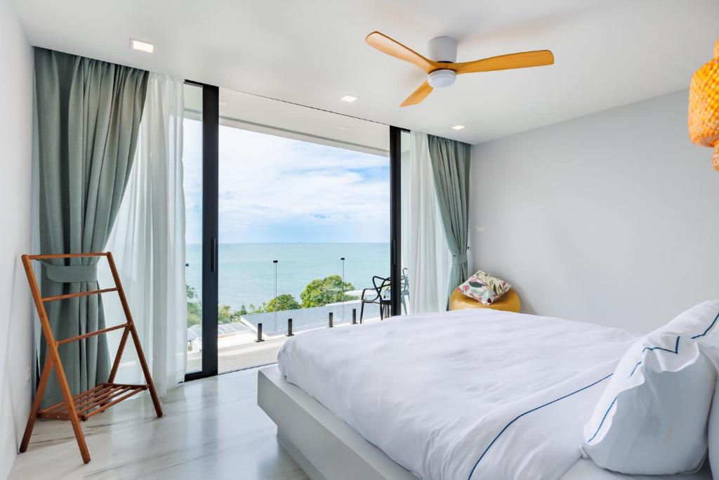 Postel nebo postele na pokoji v ubytování Serenity Villa piscine privée vue mer !