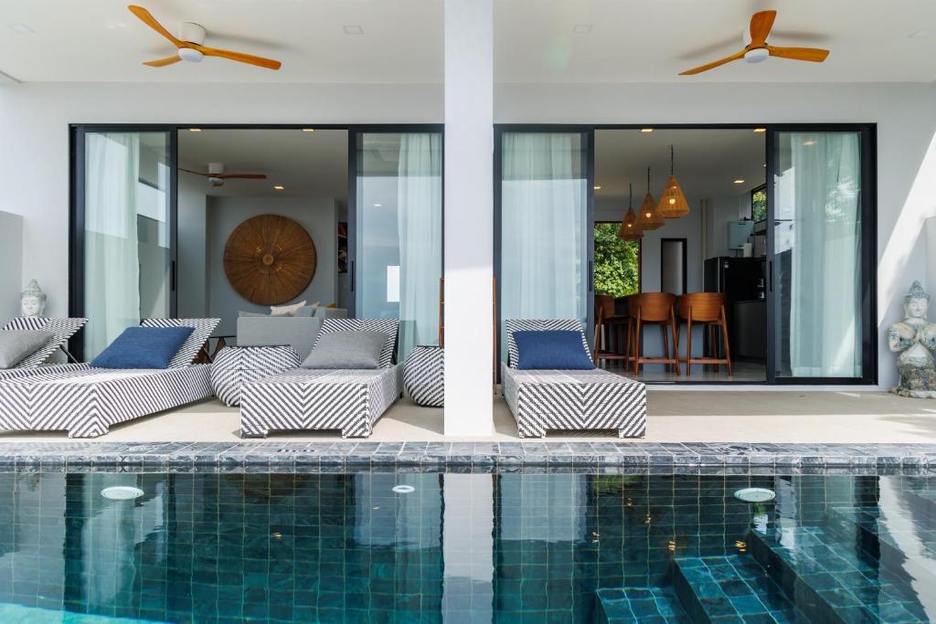 Bazén v ubytování Serenity Villa piscine privée vue mer ! nebo v jeho okolí