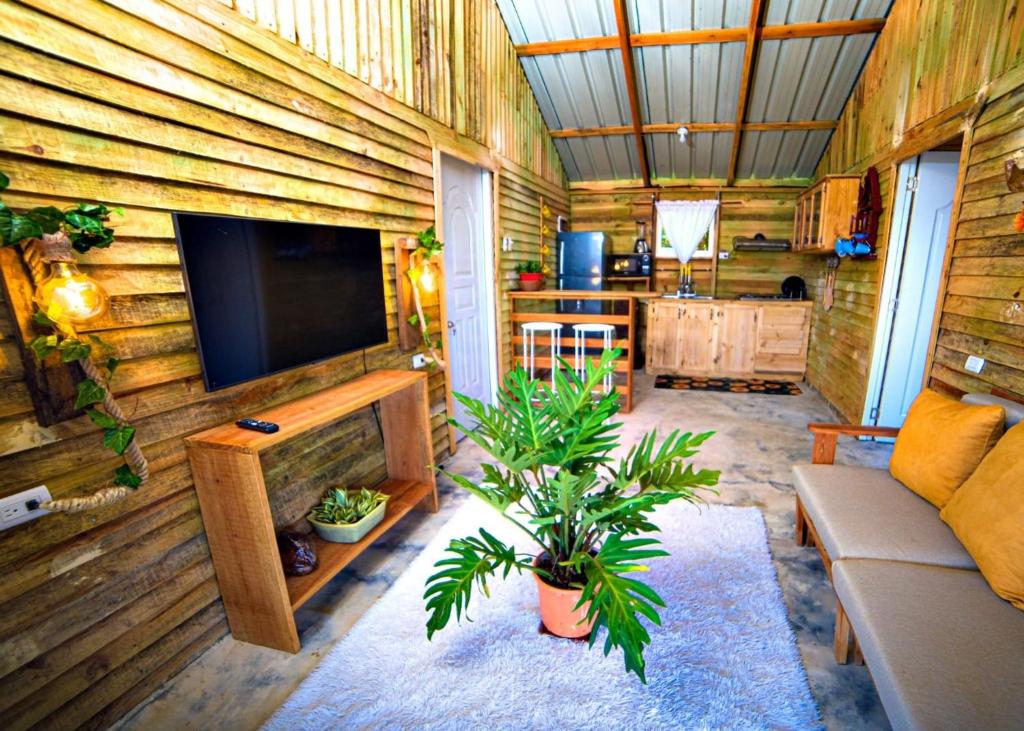 Natural Retreat with Jacuzzi and Stunning Views in Vista al Valle