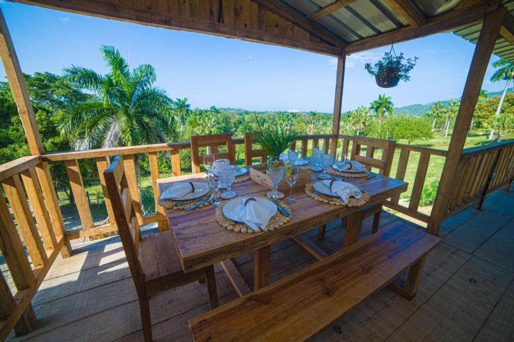 Natural Retreat with Jacuzzi and Stunning Views in Vista al Valle