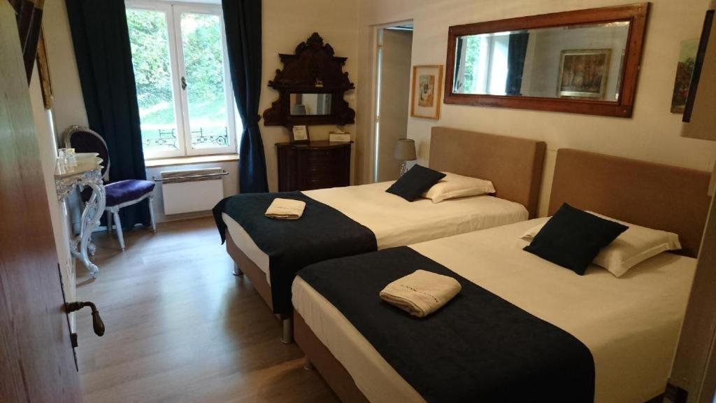 Chateau de l Aviette - Rancennes - Deluxe Double Or Twin Room With Garden View