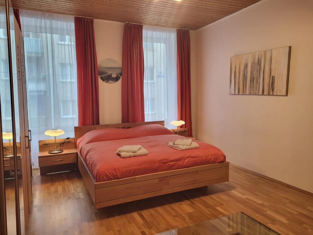 Uma cama ou camas num quarto em Classic Apartment I Close to Main Station I 10 Minutes to Belvedere