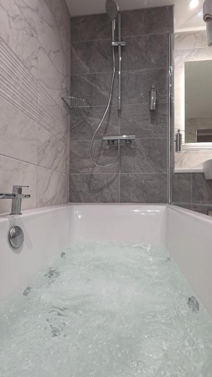 Beaufort Hotel - Resim 16