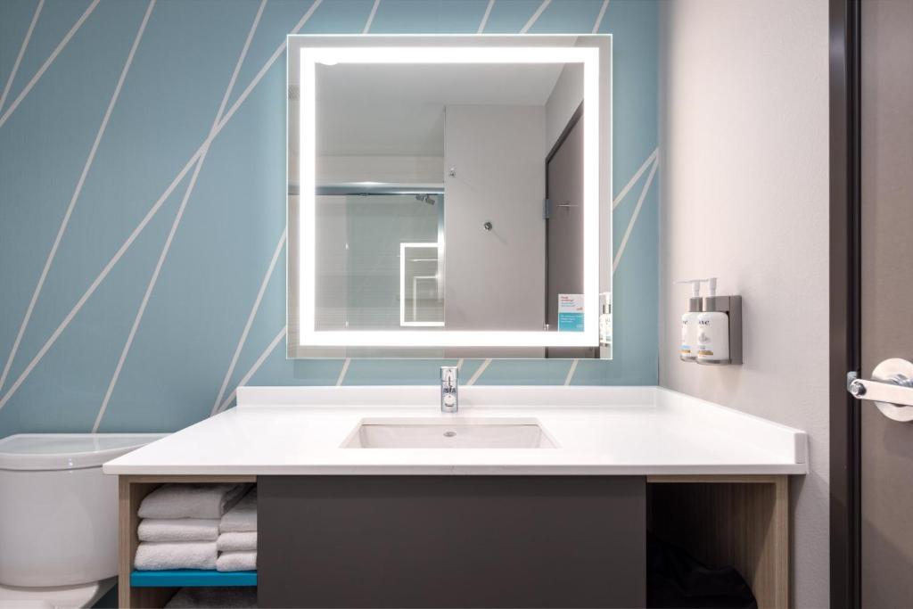 avid hotels Billings West by IHG photo