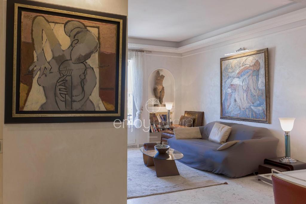 Posedenie v ubytovaní Palais Miramar Suite Art Modern - Derniere étages Vue Mer - 75m de confort - En Face des Plages -WIFI - Clim