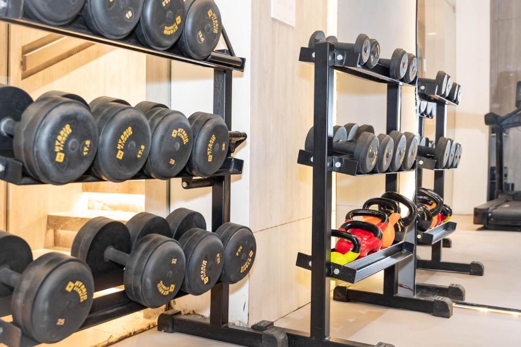 Fitness centrum a/nebo fitness zařízení v ubytování Z Bliss Suites, BKC
