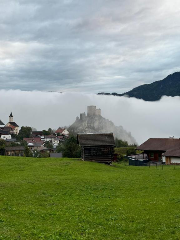 Loodusmaastik of the country house lähedal