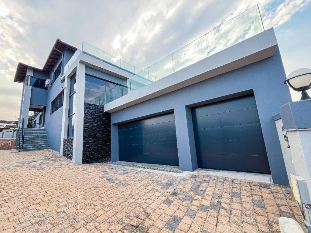 Budova, kde se vila nachází