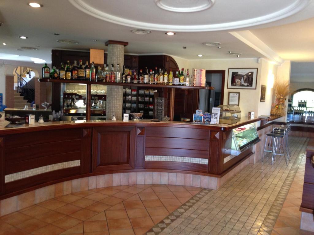 Hol lub bar w obiekcie La Locanda del Cavaliere