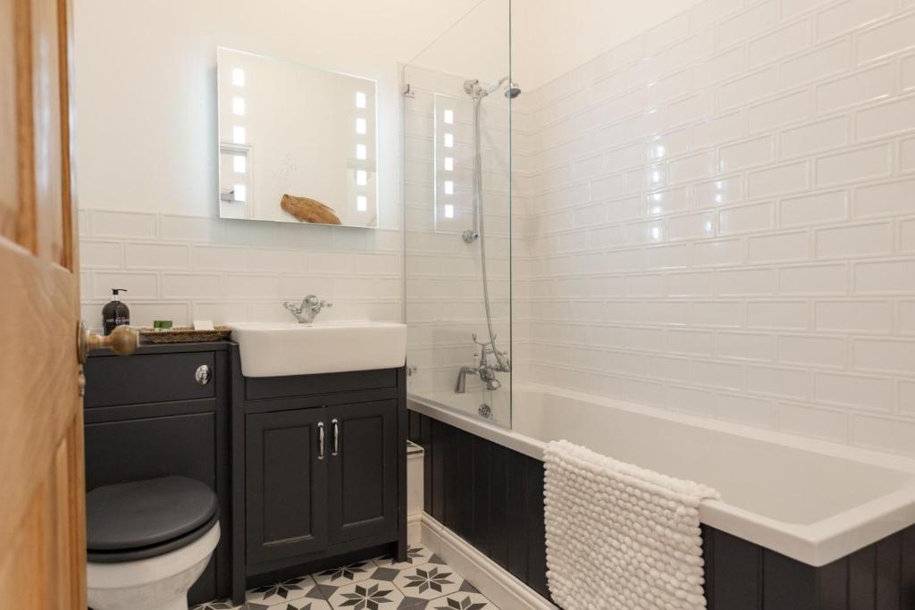 12a Fieldstile Road 3