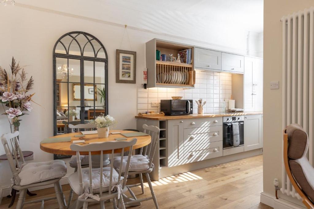 12a Fieldstile Road 4