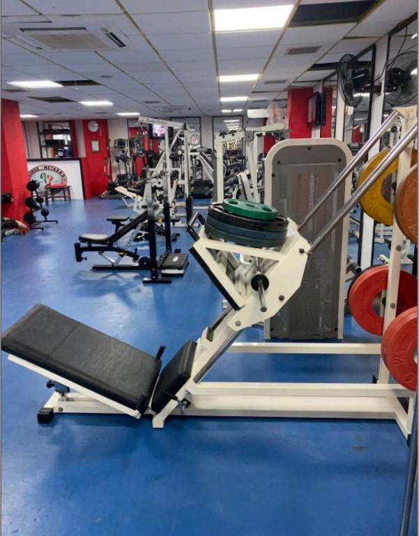 Fitness centrum a/nebo fitness zařízení v ubytování Navarria Blue Hotel