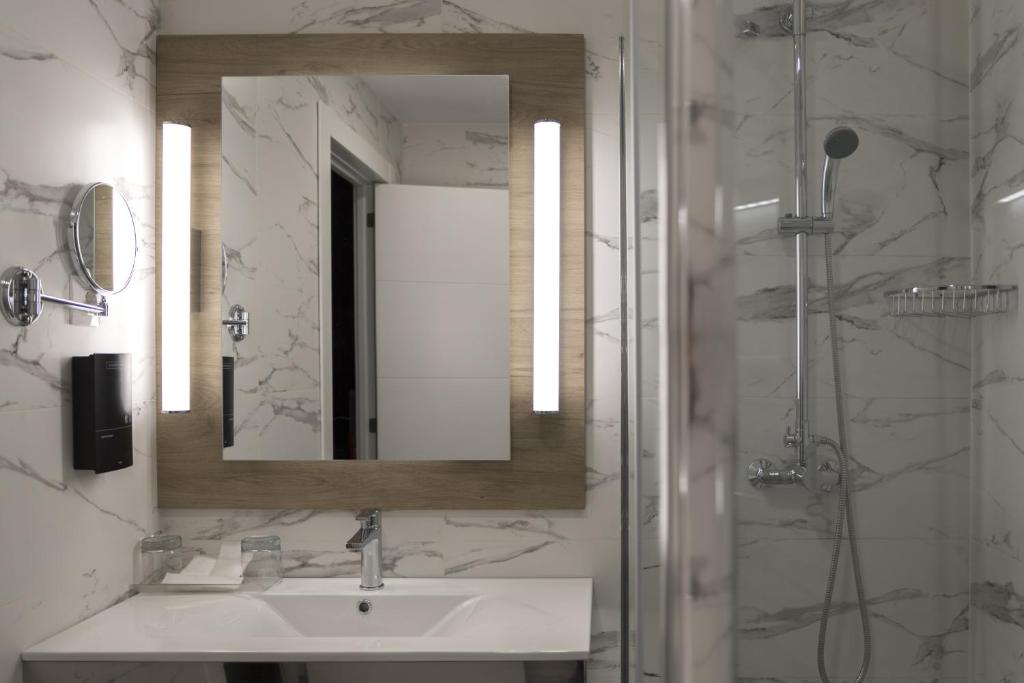 Petit Palace Chueca - Resim 8