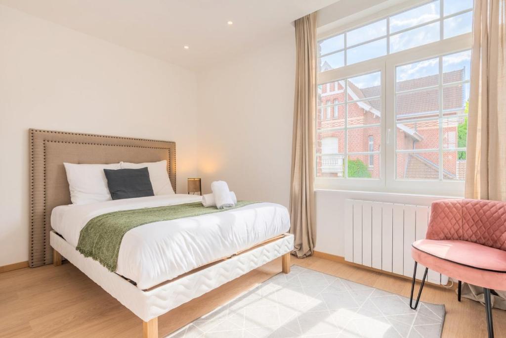 Katil atau katil-katil dalam bilik di Joli studio 20m2 cozy et équipé avec terrasse !