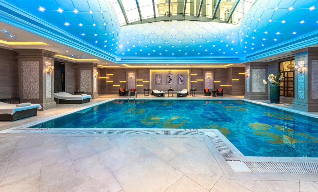 Bazén v ubytování Narcissus Riyadh Hotel & Spa nebo v jeho okolí
