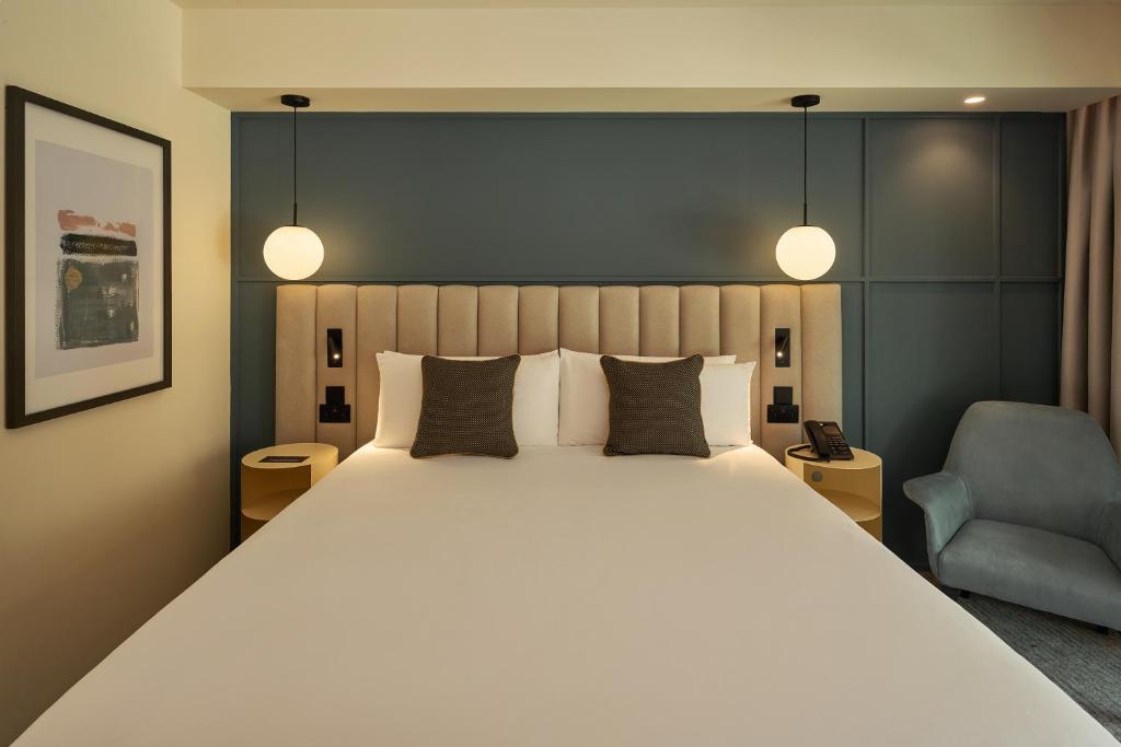 Postel nebo postele na pokoji v ubytování voco Malta by IHG