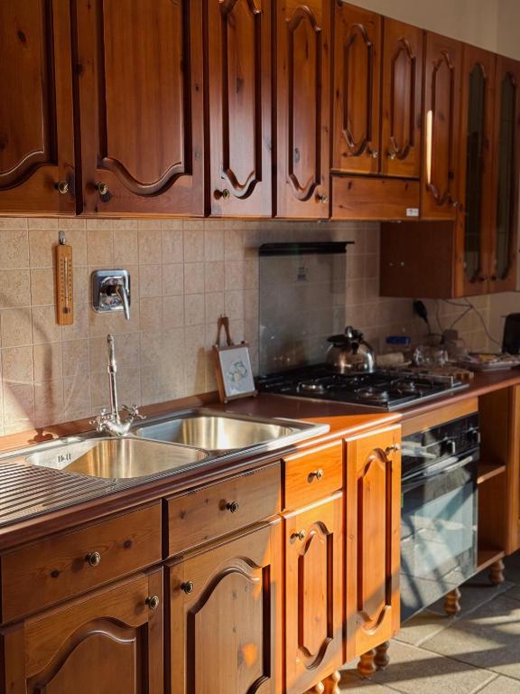 Kuchyň nebo kuchyňský kout v ubytování Sunrise Inn & Spa