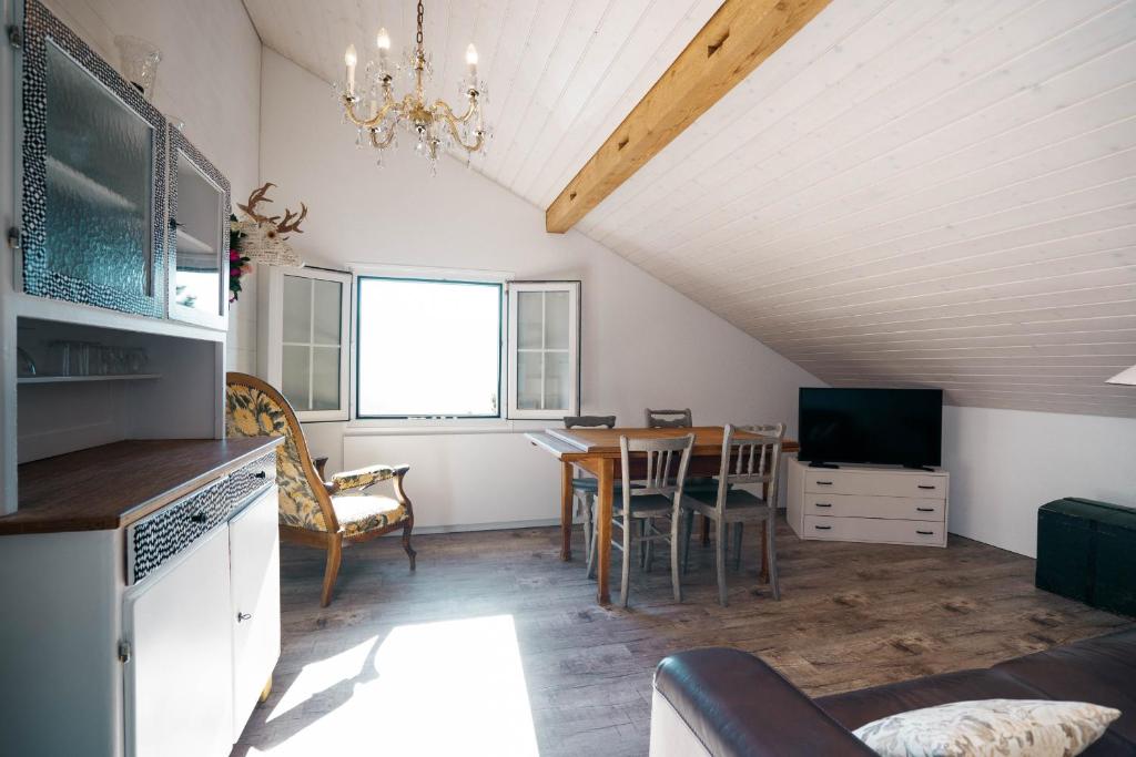 Kuchyň nebo kuchyňský kout v ubytování Apartment Sunnerösli