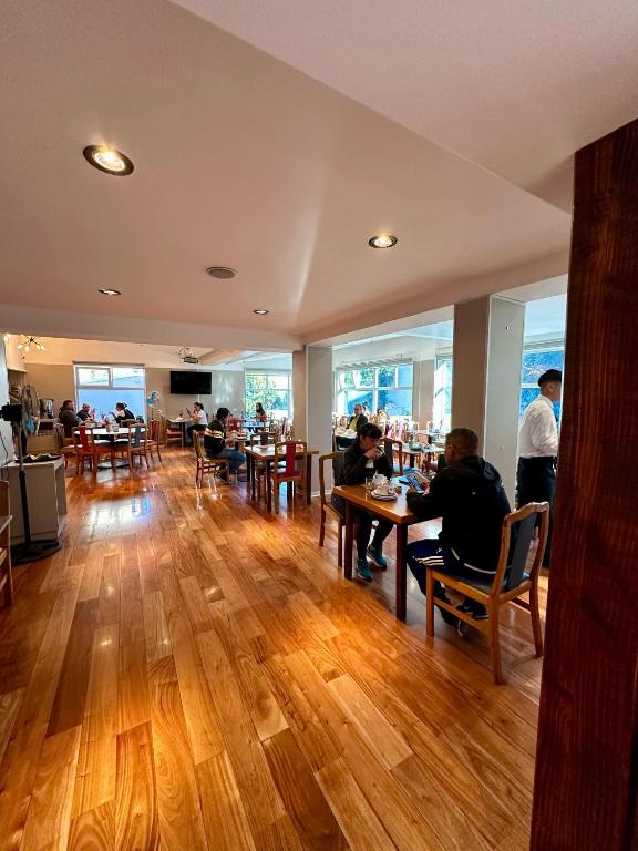 Restaurace v ubytování Hotel Nahuel Huapi