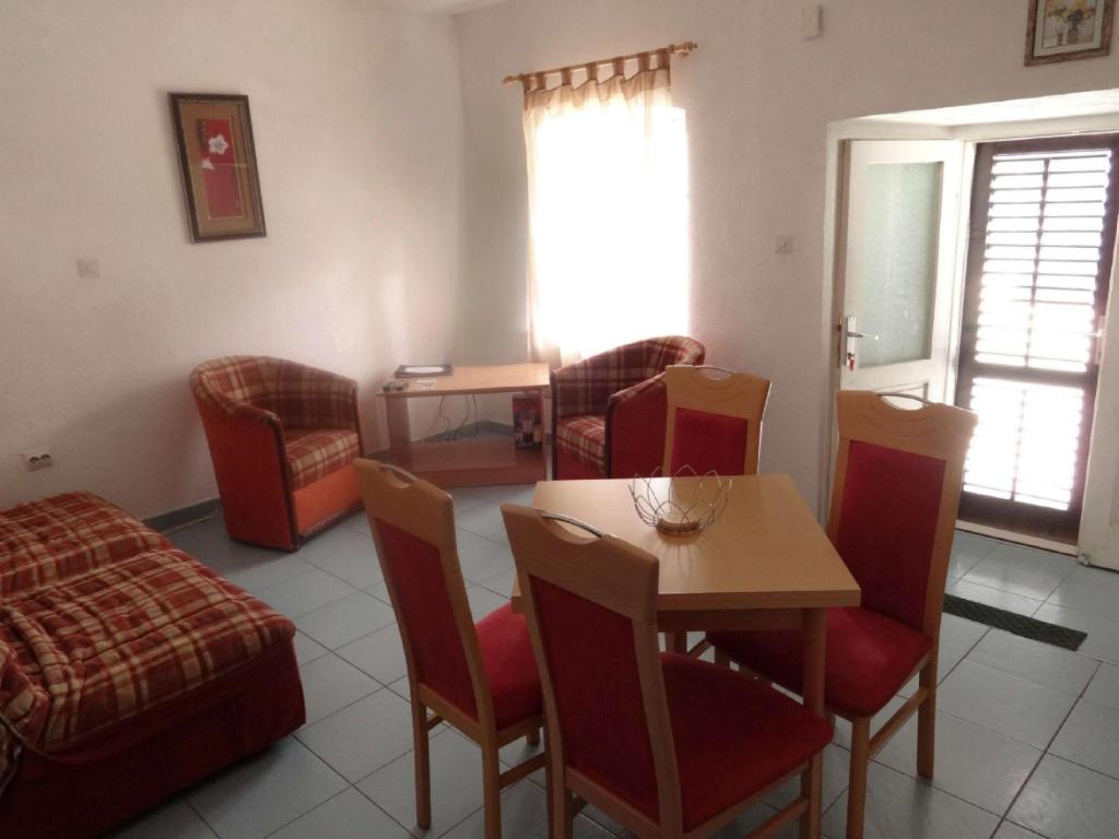 Seaside apartments and rooms - 10